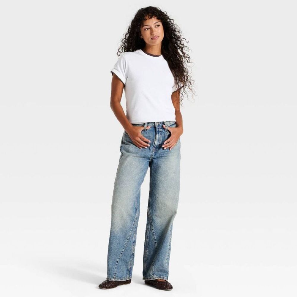 Women's Low Slung Loose Jeans - Universal Thread Light Wash Blue 0
